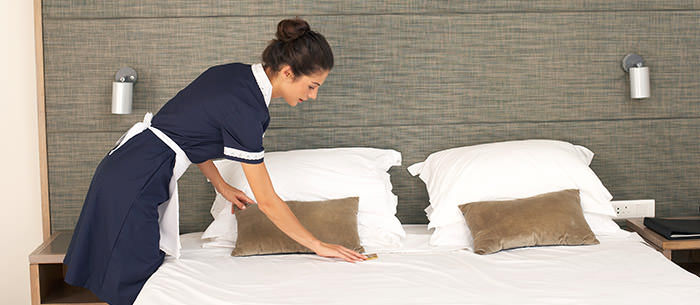 Secrets Behind Washing Hotel Sheets From a the Housekeepers